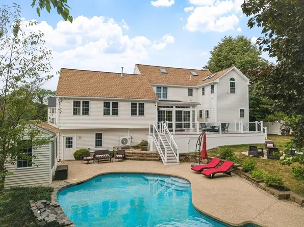 13 Russett Hill Rd, Haverhill, MA 01830