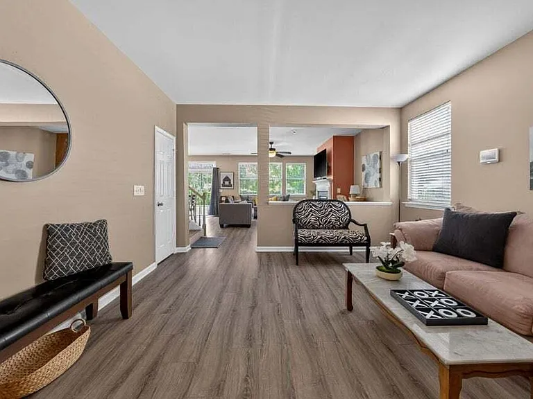 253 Milpass Dr — Photo 2
