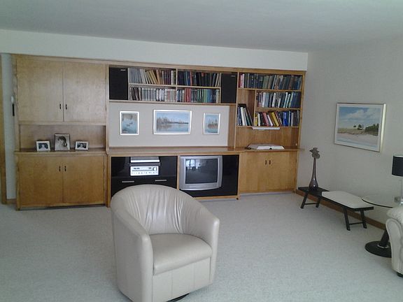5th image of 224 Ferndale Ave