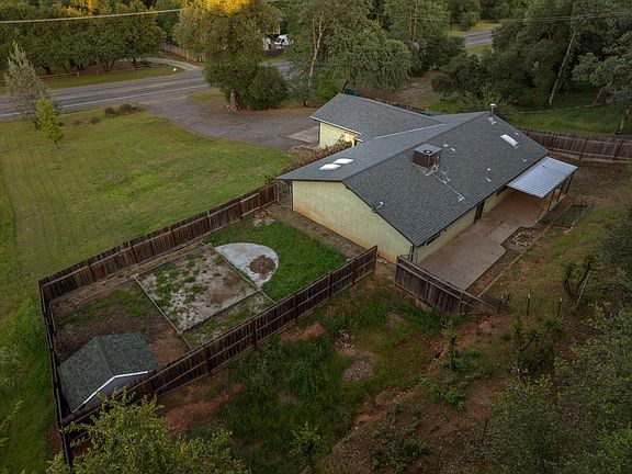 3rd image of 10618 Old Oregon Trl