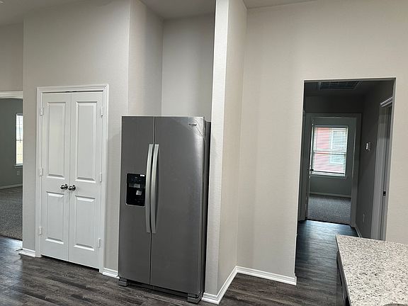 5th image of 1211 Highgarden Dr
