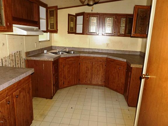 5th image of 20672 NW 71st Ave