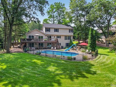 7665 Towering Pines Dr, Brighton, MI, 48116