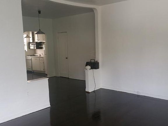 4th image of 716 15th St APT 6