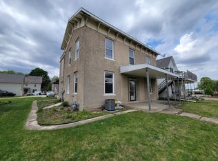 805 Main St, Cedar Falls, IA 50613