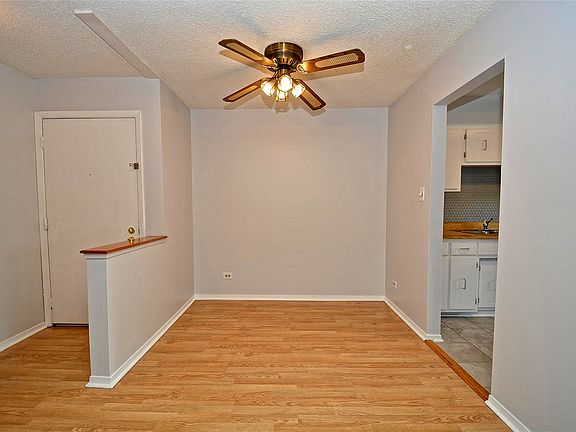 3rd image of 7543 175th St APT 631
