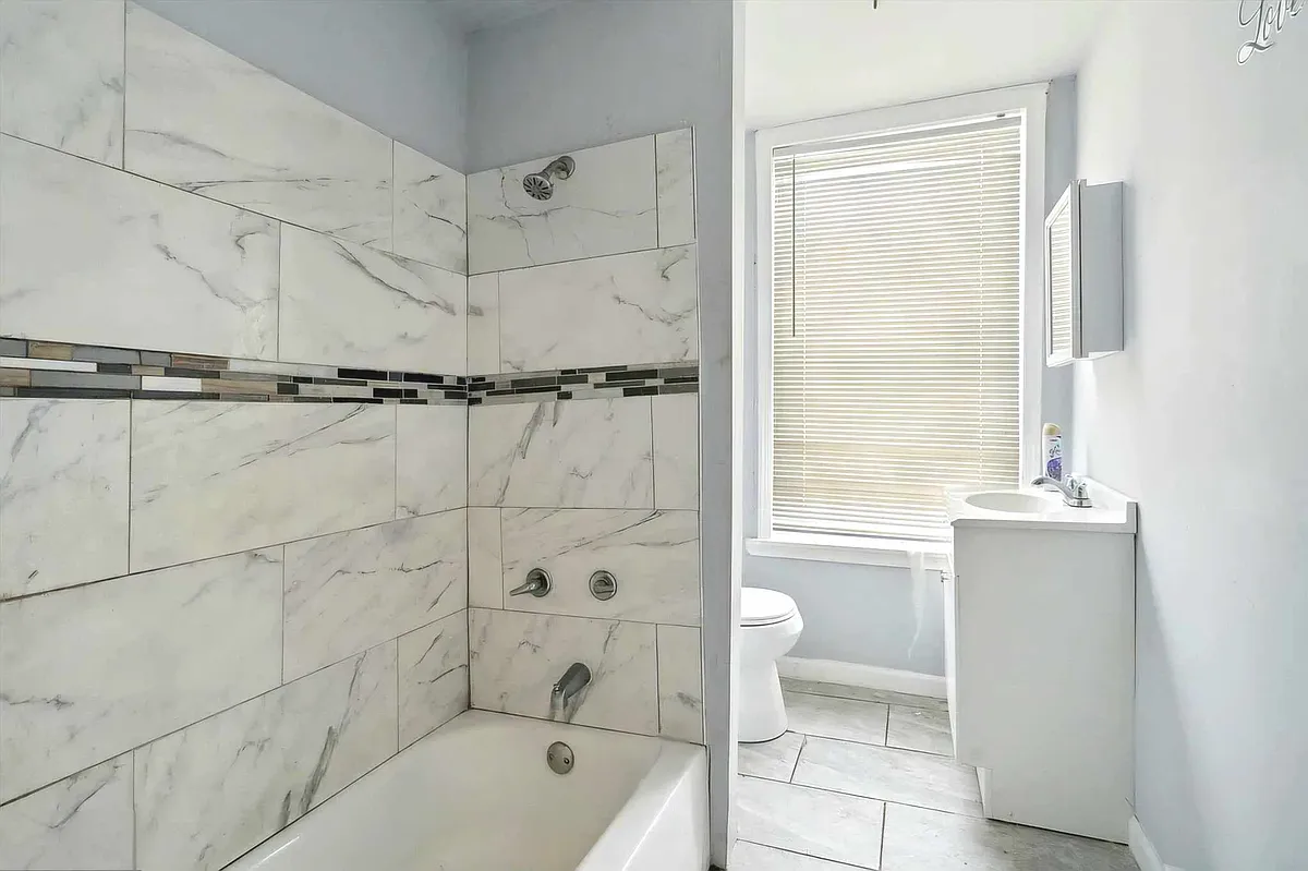 Bathroom - 521 E Brinton St #2