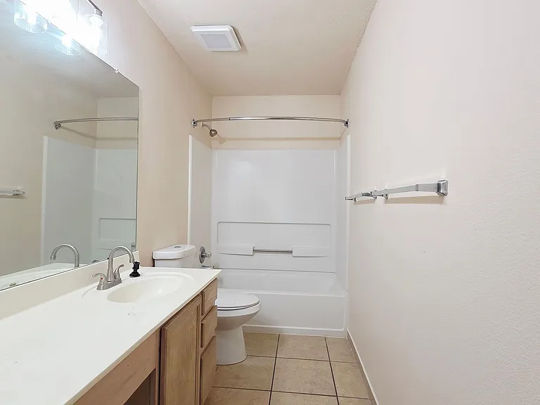 402 Empresario Dr — Photo 25