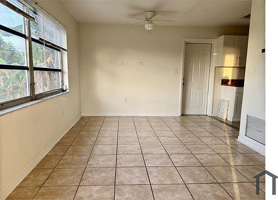 5th image of 230 SW 47th Ter #3