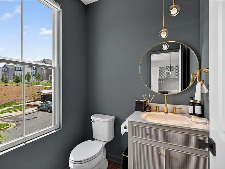 1445 Creekside Cir NW — Photo 8