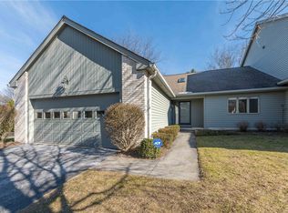 2 Woodbury Way, Fairport, NY 14450