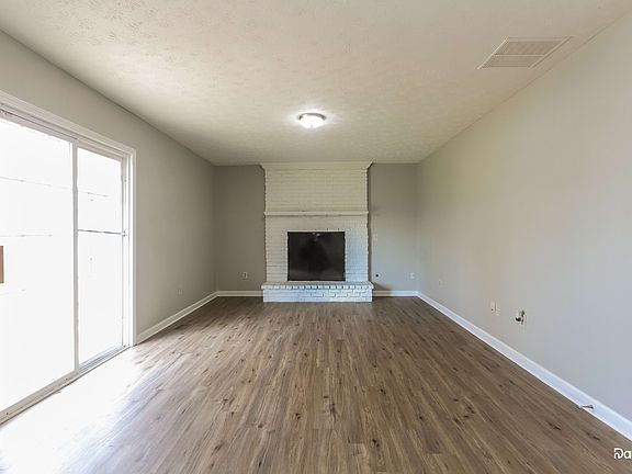 5th image of 3042 Kyle Ct