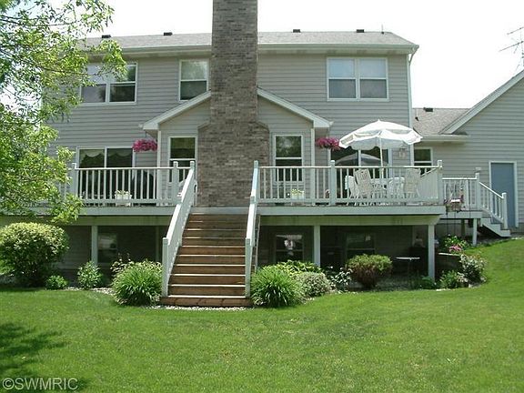3rd image of 2865 Horseshoe Ct SW