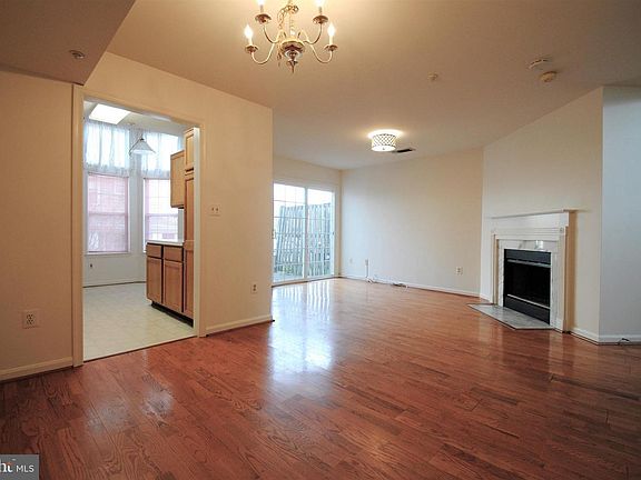 5th image of 5104 King Henry Way #284