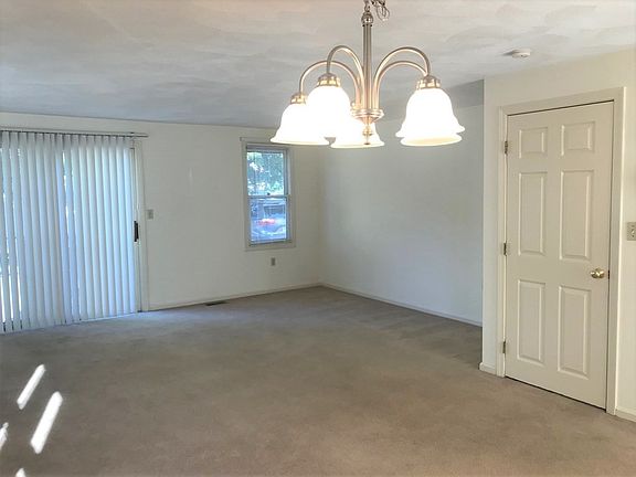 5th image of 299 River St #299