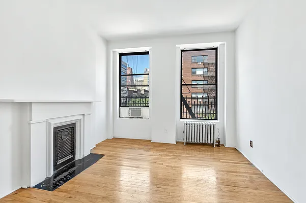 Rented by Aryeh Realty | media 18