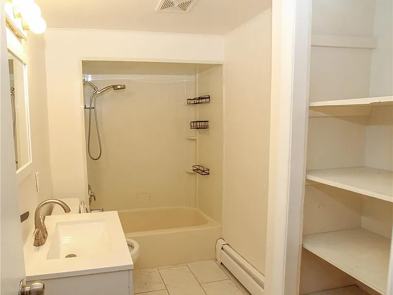815 Market St — Photo 9