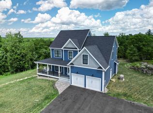 22 Cal Vista Dr, Dayton, ME 04005