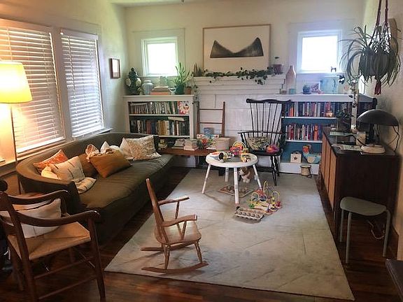 Idea of living room furnished.