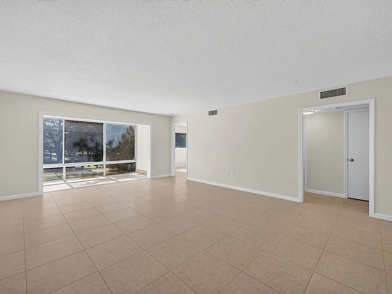 700 Melrose Ave #A5 — Photo 5