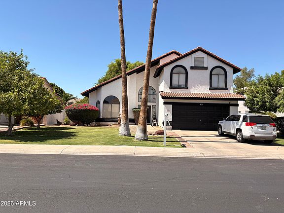 2nd image of 820 E SAN REMO Avenue