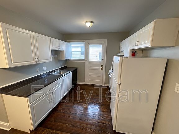 5th image of 3157 Parkview Ave APT 2