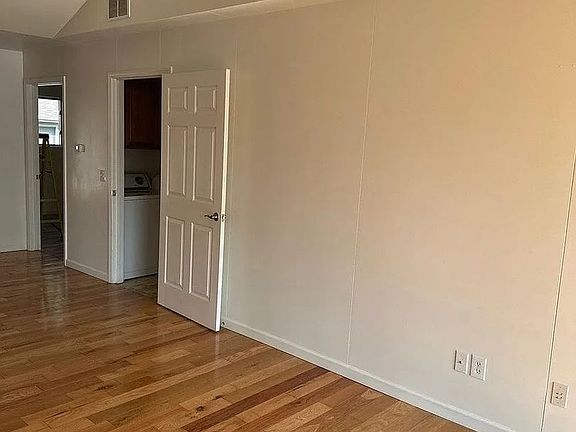 5th image of 701 N Florence St
