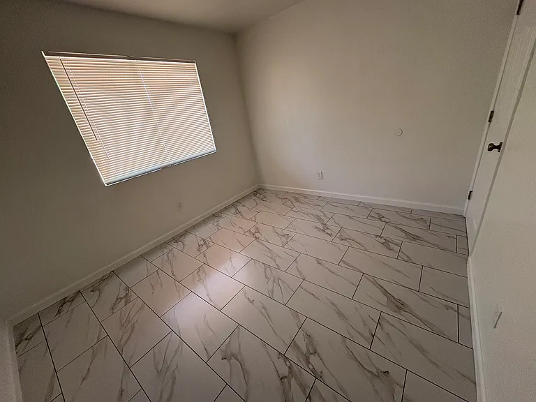 1014 N Seminole Ave — Photo 7