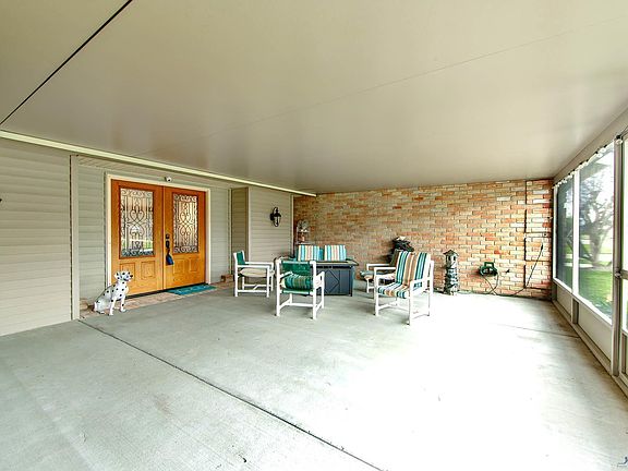 3rd image of 206 Mason Dr