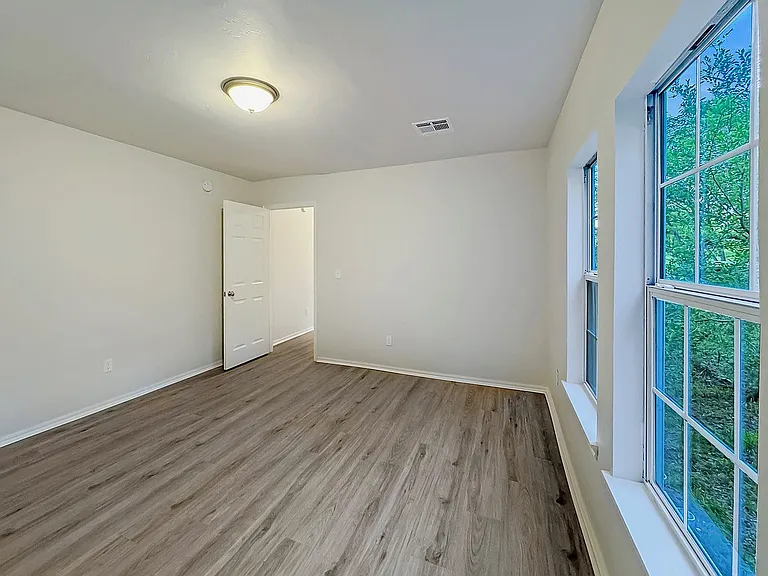 1226 S 1st St — Photo 11