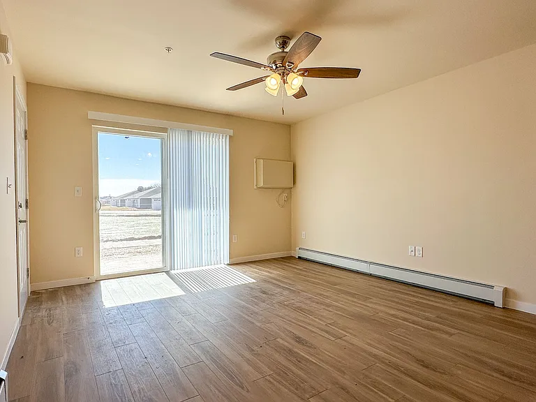 713 Caroline St — Photo 251