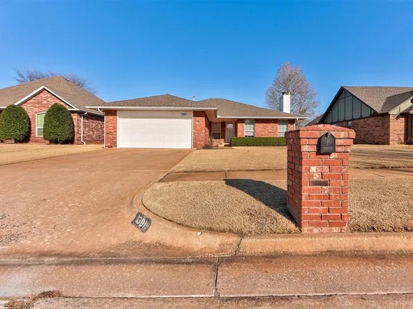 1301 NW 9th St, Moore, OK 73170