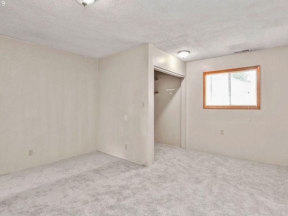 5th image of 414 N St NE