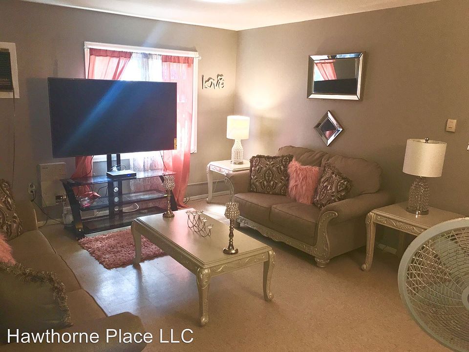 2nd image of 43 Hawthorne Ave APT L1