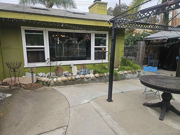 2nd image of 935 Encinitas Blvd