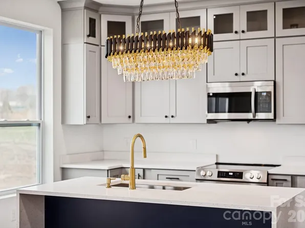 114 Strawberry Ct, Lincolnton, NC 28092