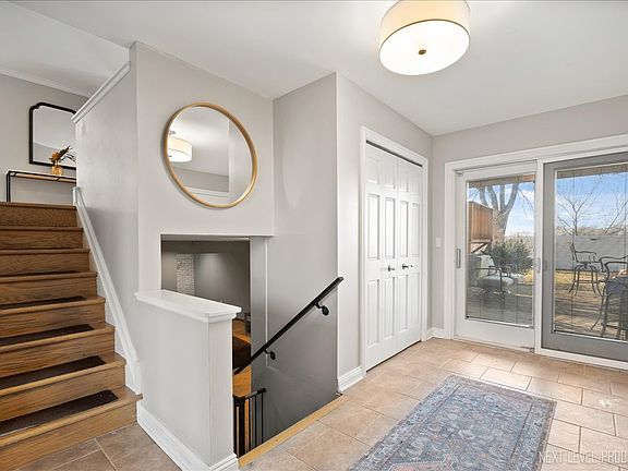 3rd image of 1018 Almond Dr