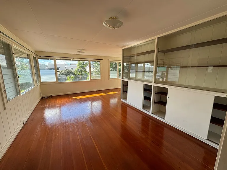 55 Mango St — Photo 4