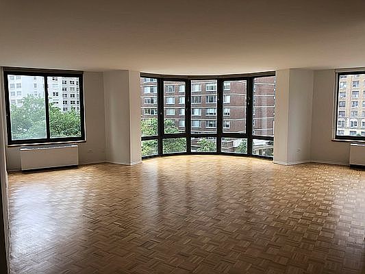 1st image of 155 W 70th St #4D
