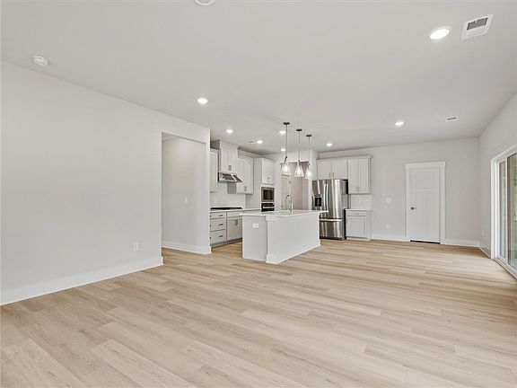 5th image of 139 Willoughby Way