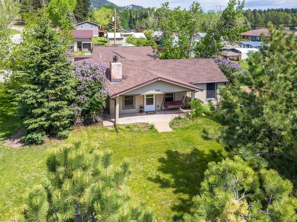 807 Harney St, Custer, SD 57730