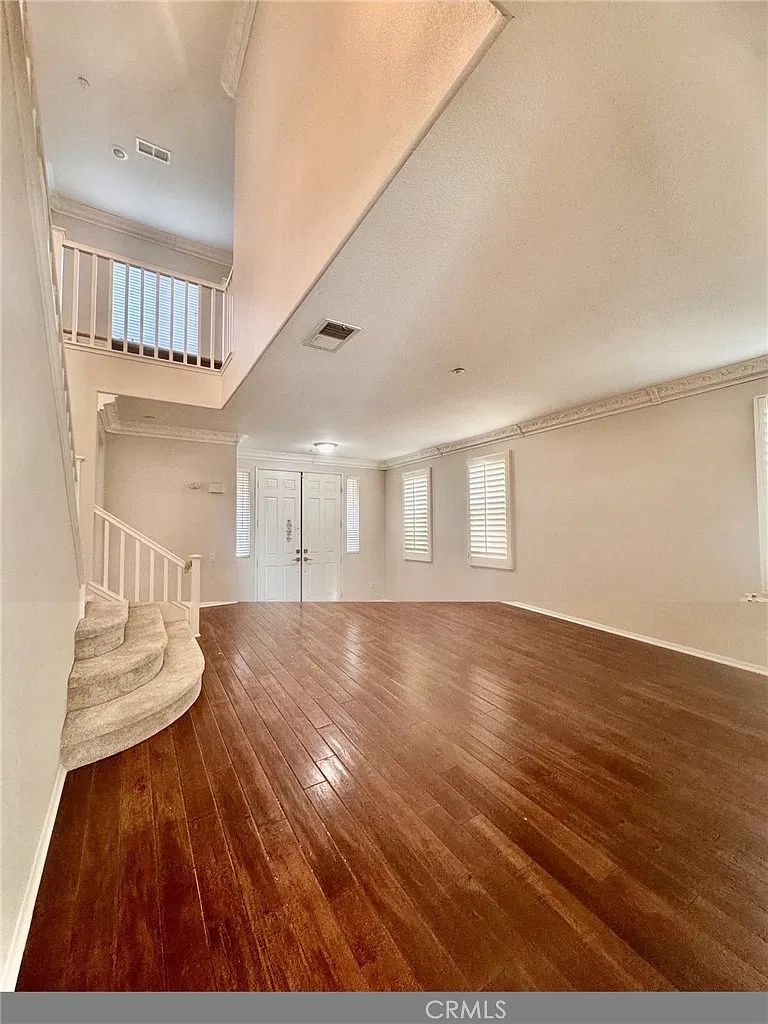 4 bed, 3035 sqft, $3,500 — Photo 3