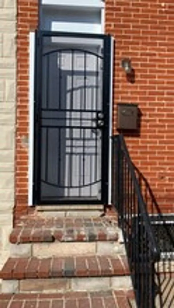 Historic Row Home in Pig Town - Downtown Baltimore Living at its Best — Photo 2