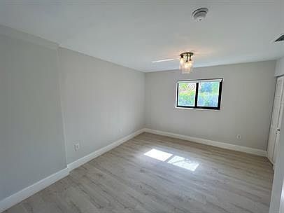 5th image of 19 NW 52nd St #21
