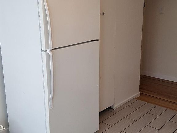 5th image of 444 Lombard St #U5