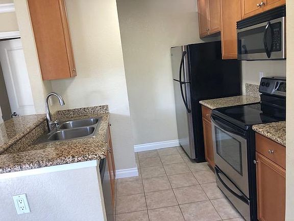 3rd image of 1423 Graves Ave Unit 224