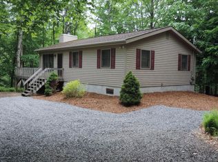 32 Lake Natalie Dr, Gouldsboro, PA 18424