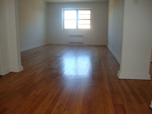 1st image of 13520 Hoover Ave APT 4N