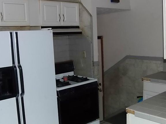 4th image of 15421 Macauley Ave