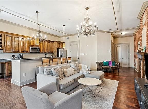 4th image of 431 Gravier St #2